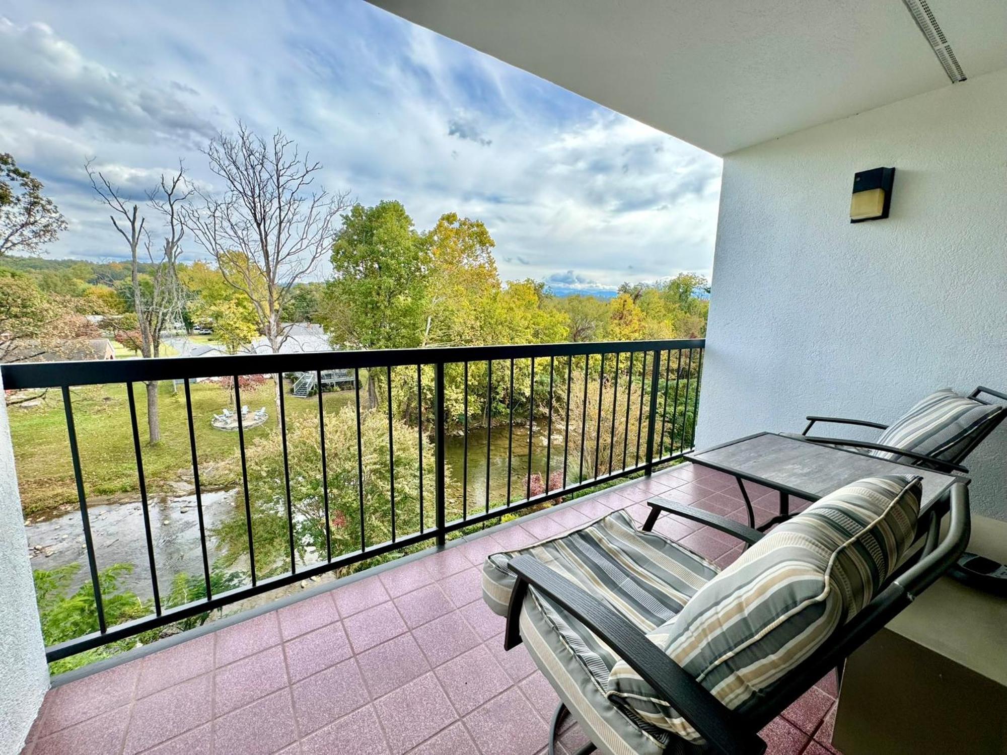 Rivergate Mountain Lodge Пиджен Фордж Екстериор снимка