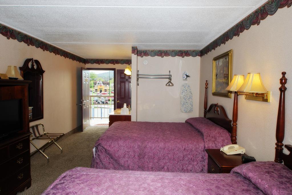 Rivergate Mountain Lodge Пиджен Фордж Екстериор снимка