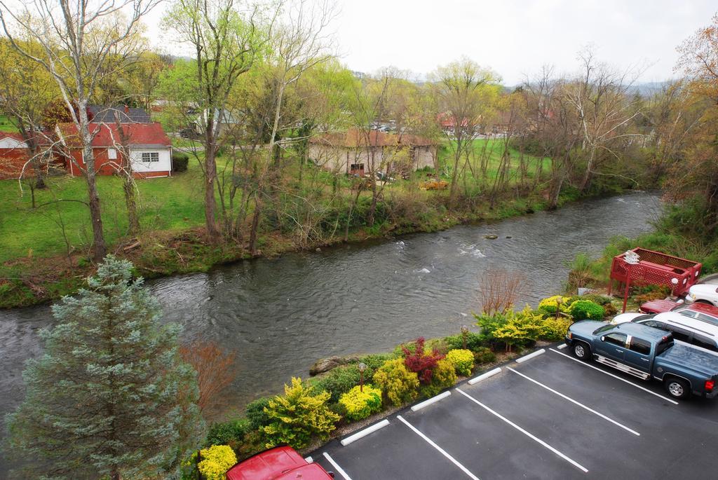 Rivergate Mountain Lodge Пиджен Фордж Екстериор снимка